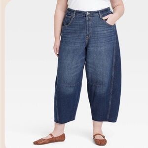 NWT Universal Thread High Rise Curved Leg Ankle‎ Jeans – Size 17